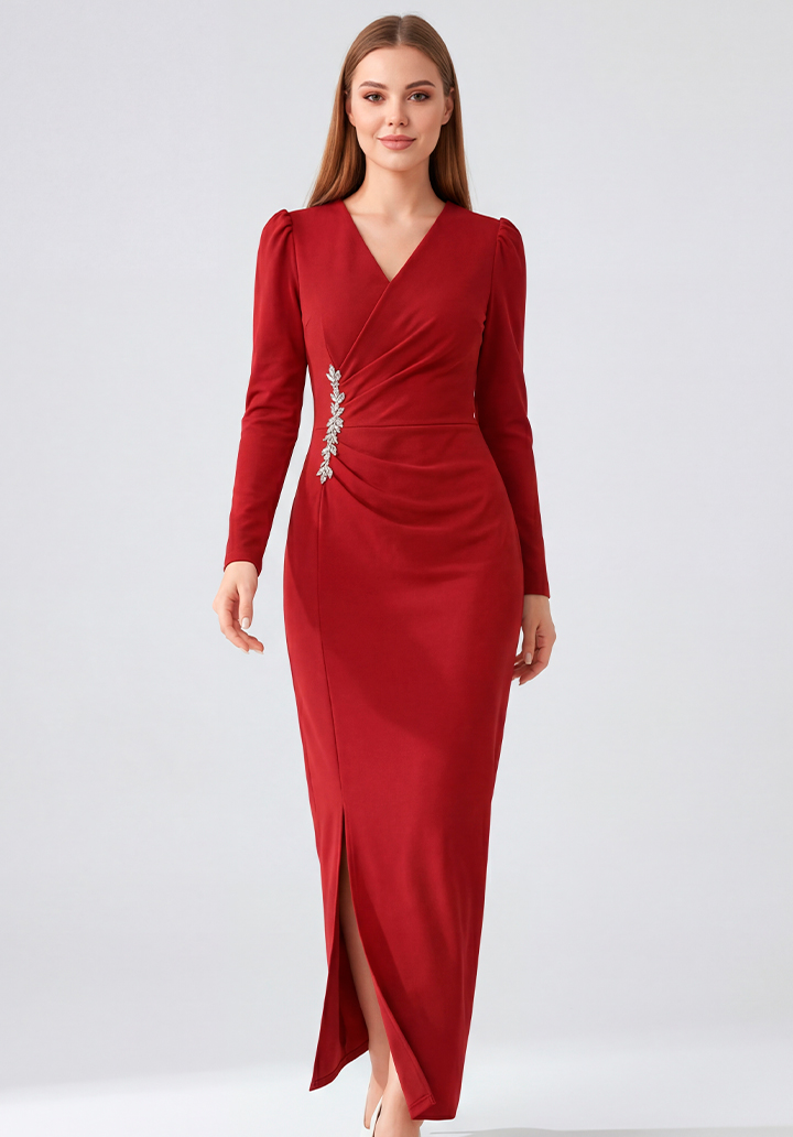 Kırmızı Uzun Kollu Özel Tasarım Yanları Taş Detaylı Yırtmaçlı Abiye Elbise
