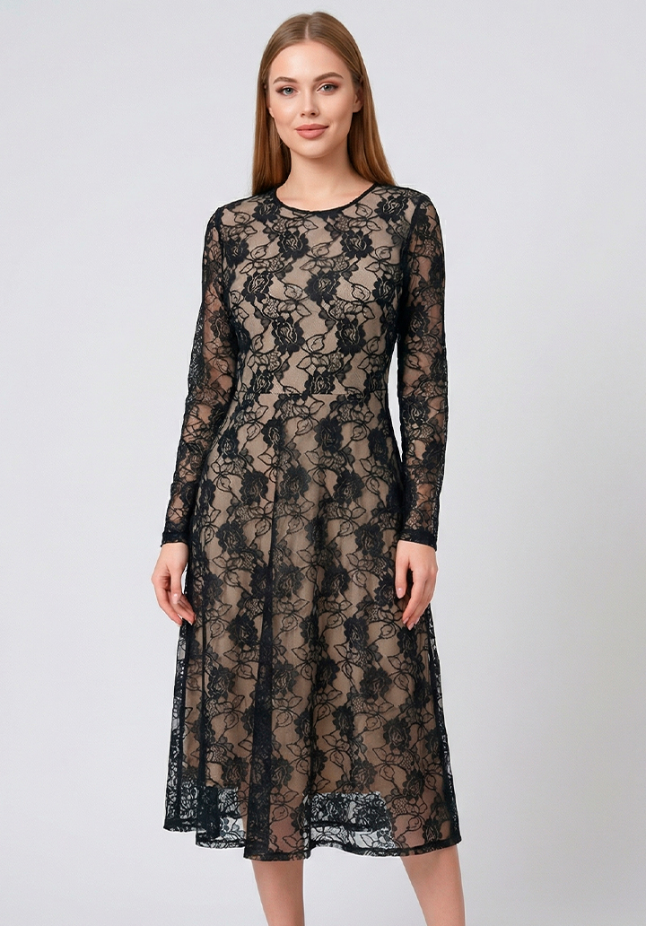 Siyah  Dantel Kaplamalı Ten Rengi Astarlı Midi Boy Elbisesi