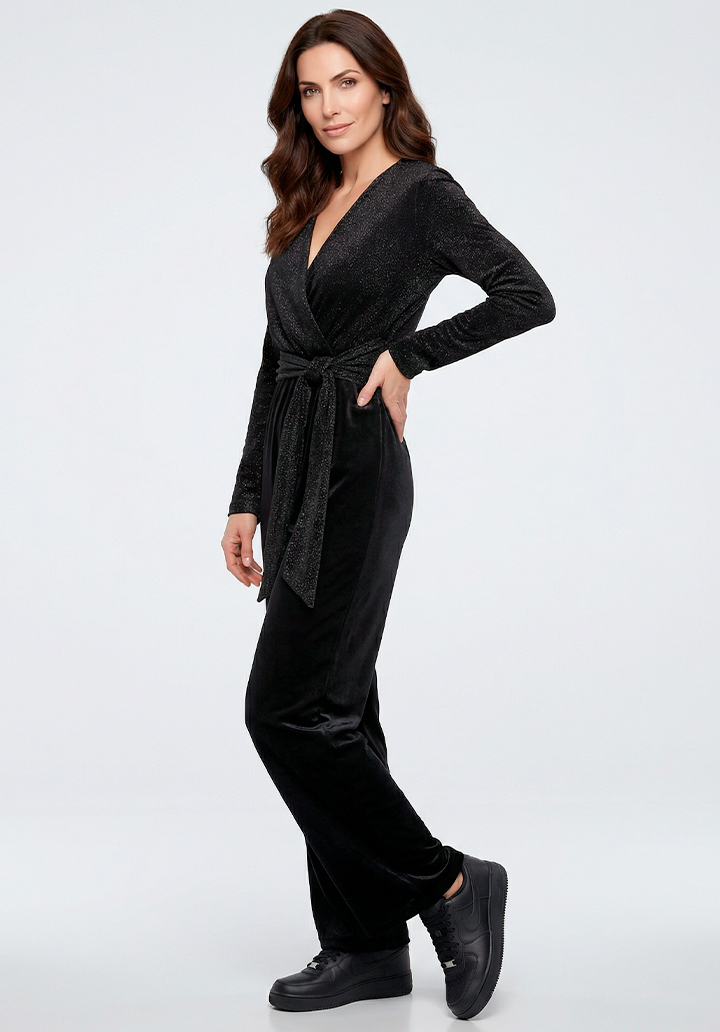 Siyah Kadife Kumaş Kruvaze Yaka Işıltılı Beli Kuşaklı Uzun Kollu Şık Tulum - 3