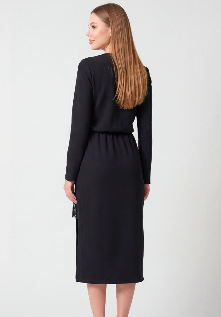 Kadın Siyah Kruvaze Yaka Dantel Detaylı Yırtmaçlı Uzun Kollu Krep Kumaş Midi Elbise - 4